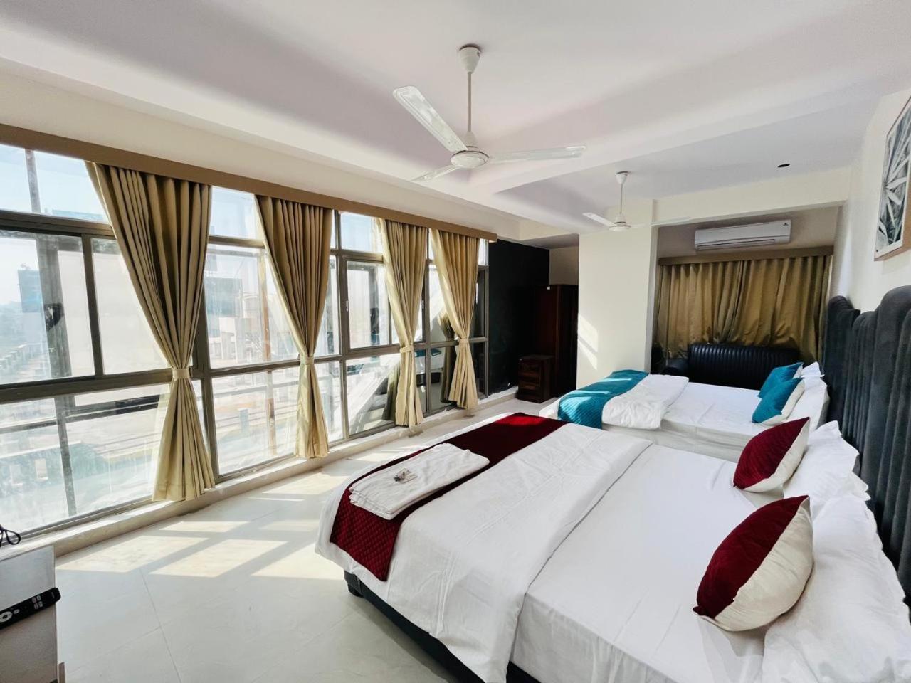 Hotel Royal Sky Morbi Экстерьер фото